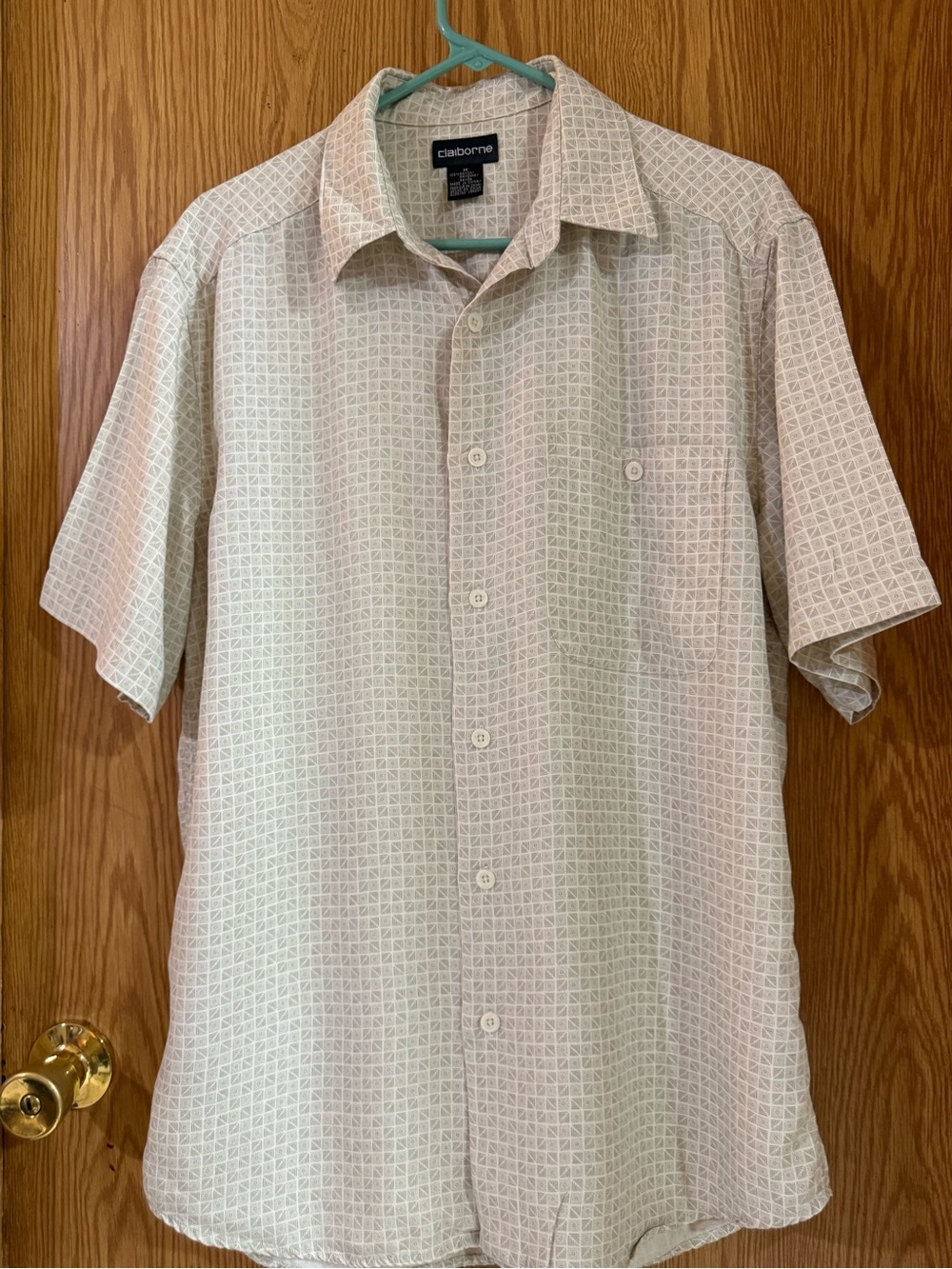 Claiborne Men’s Short Sleeve Button-Down Shirt in Light Beige Geometric